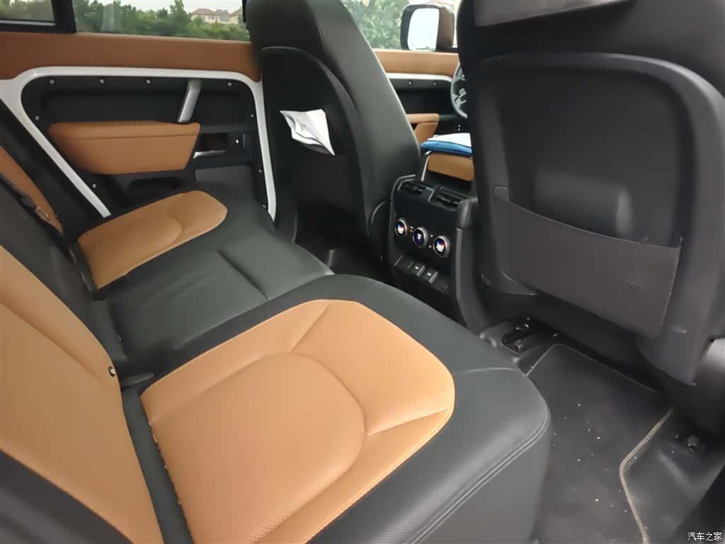 Land Rover Defender, 2023 8
