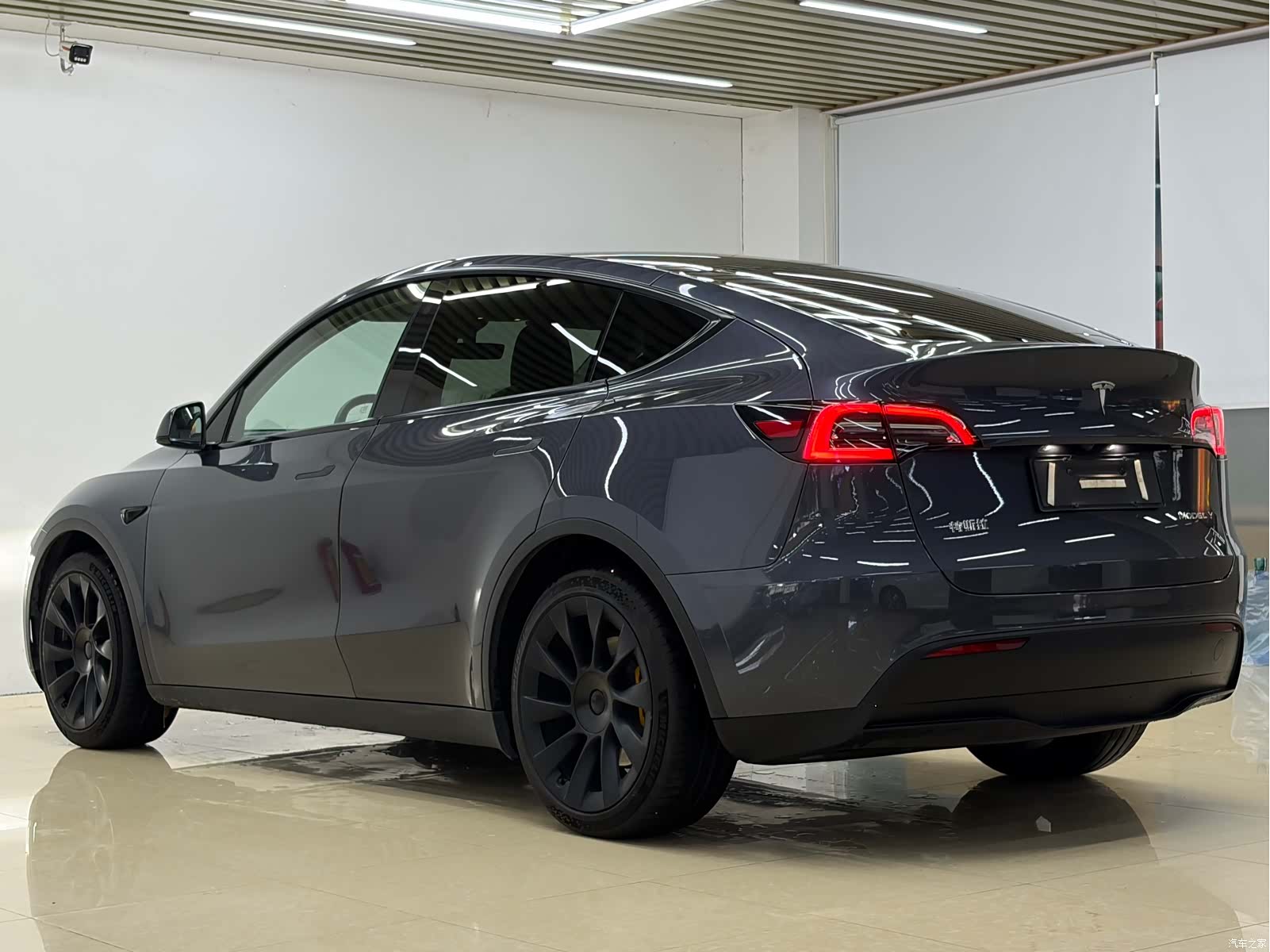 Tesla Model Y, 2021 7