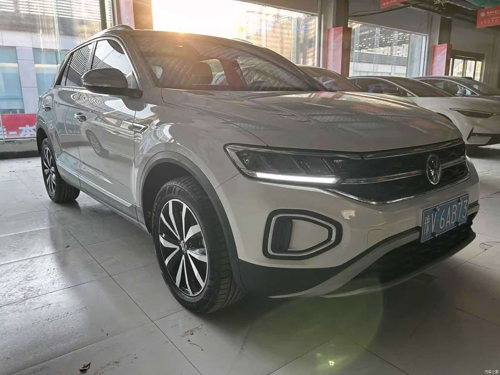 Volkswagen T-ROC, 2024 3