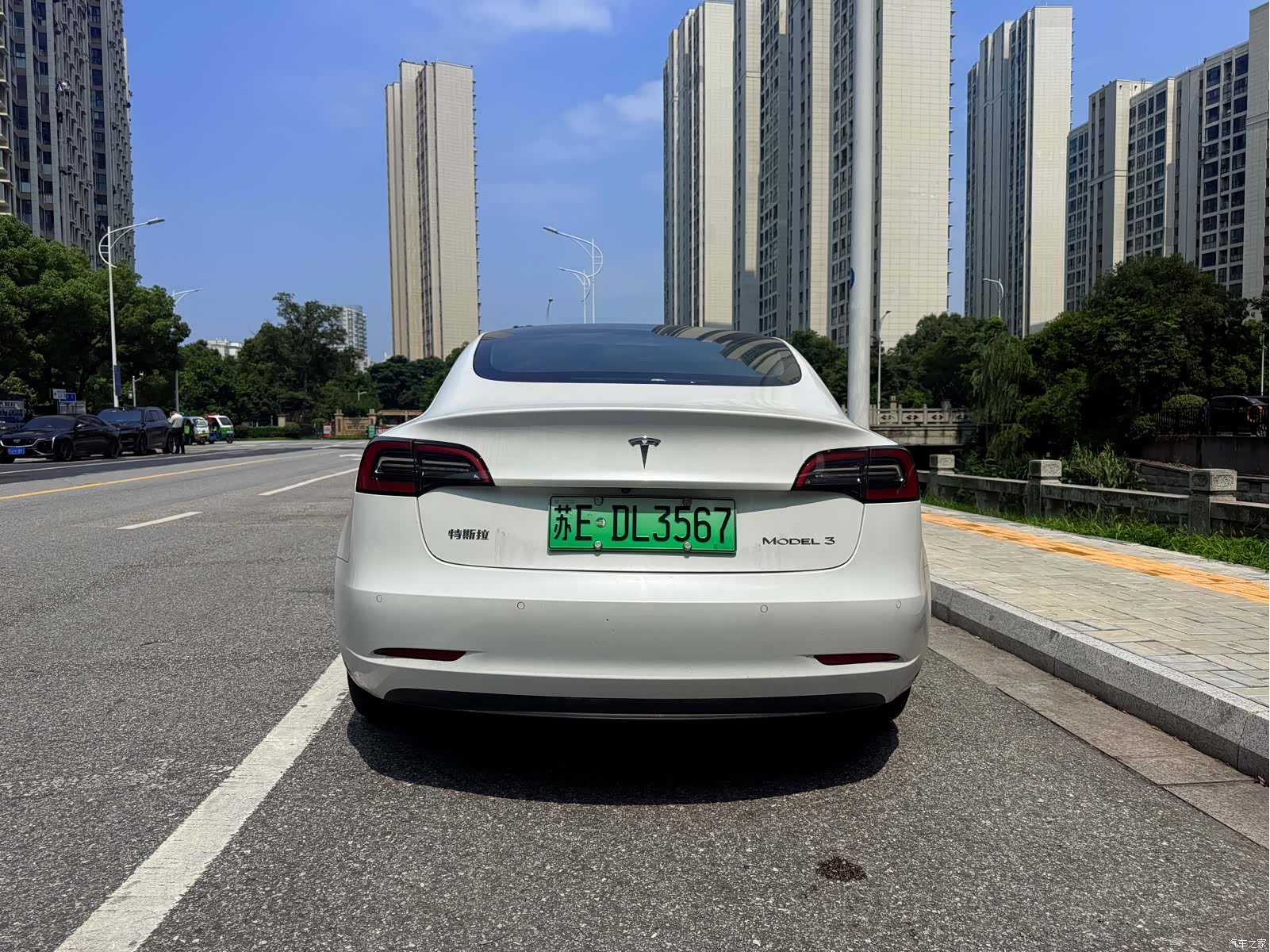 Tesla Model 3, 2022 4
