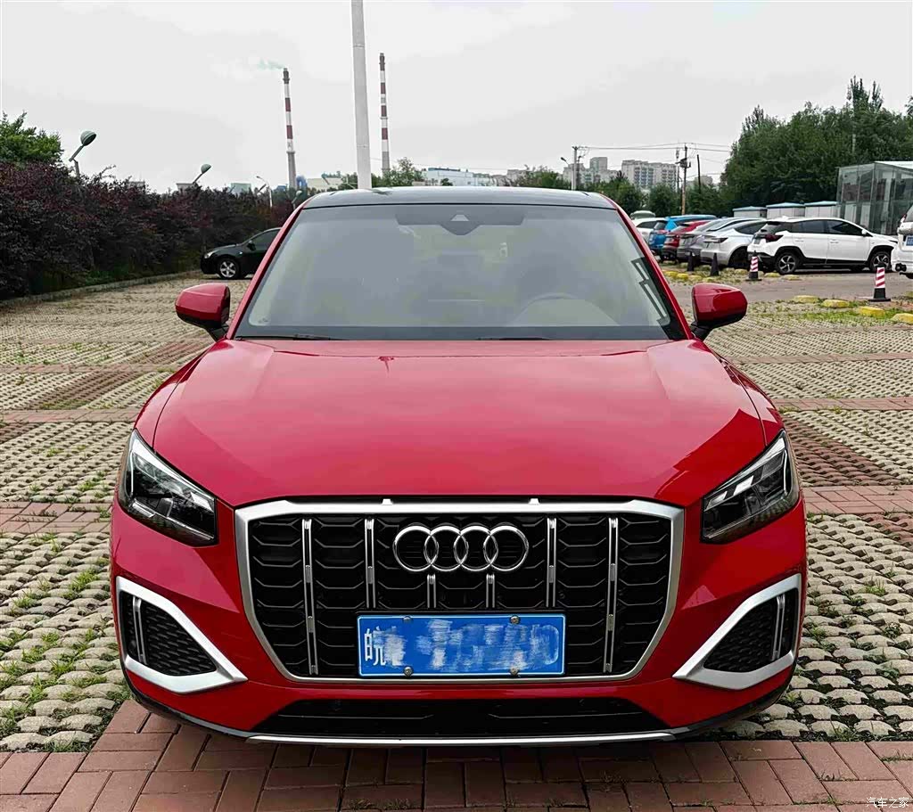 Audi Q2L, 2023 2