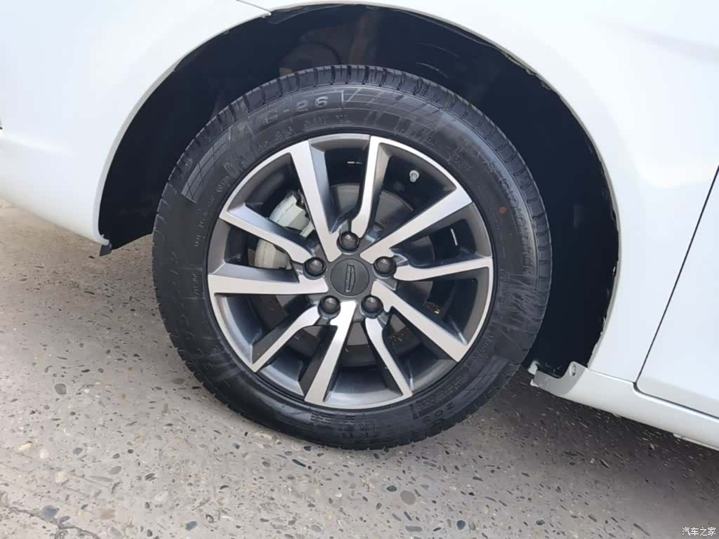 Geely Emgrand, 2020 25