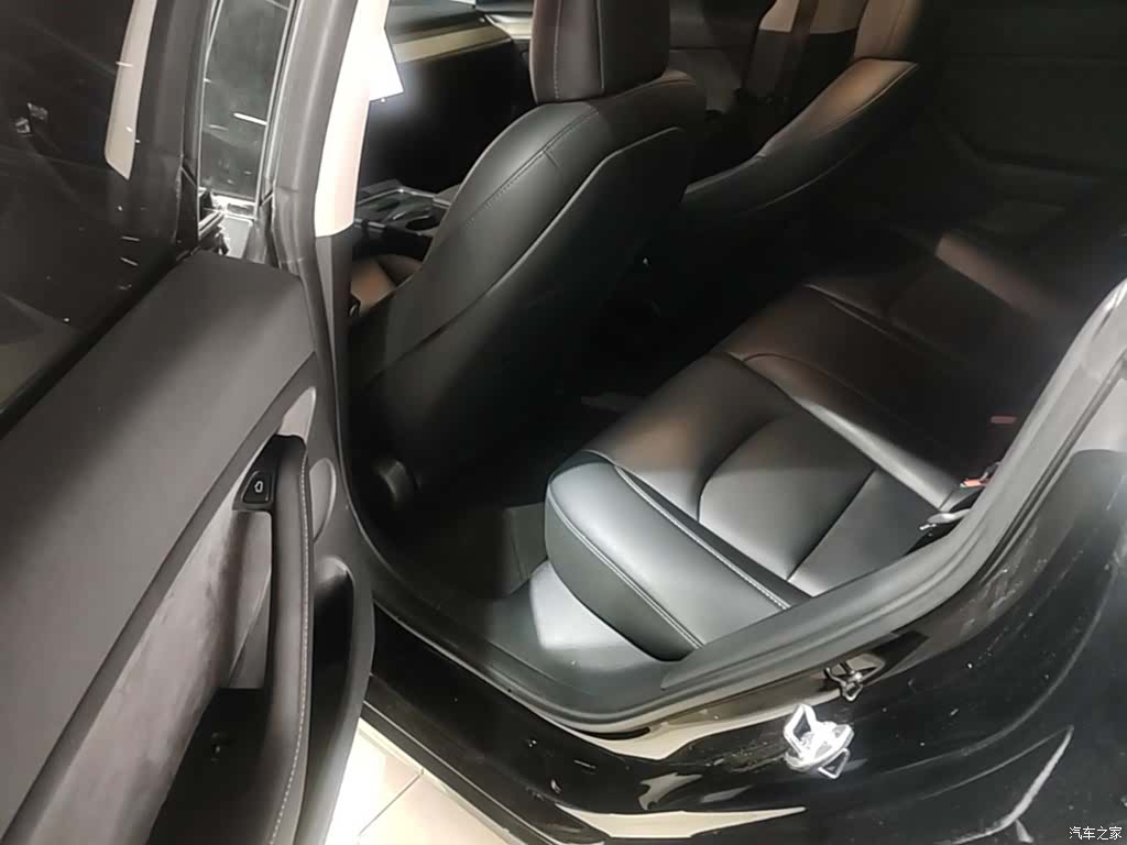 Tesla Model 3, 2023 17