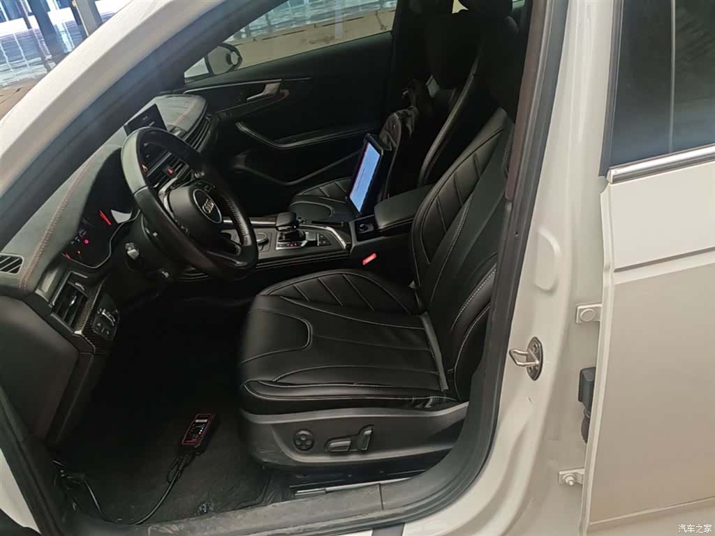 Audi A4L, 2019 15