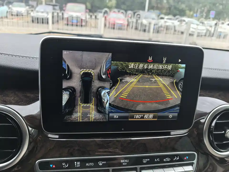 Mercedes-Benz V-class