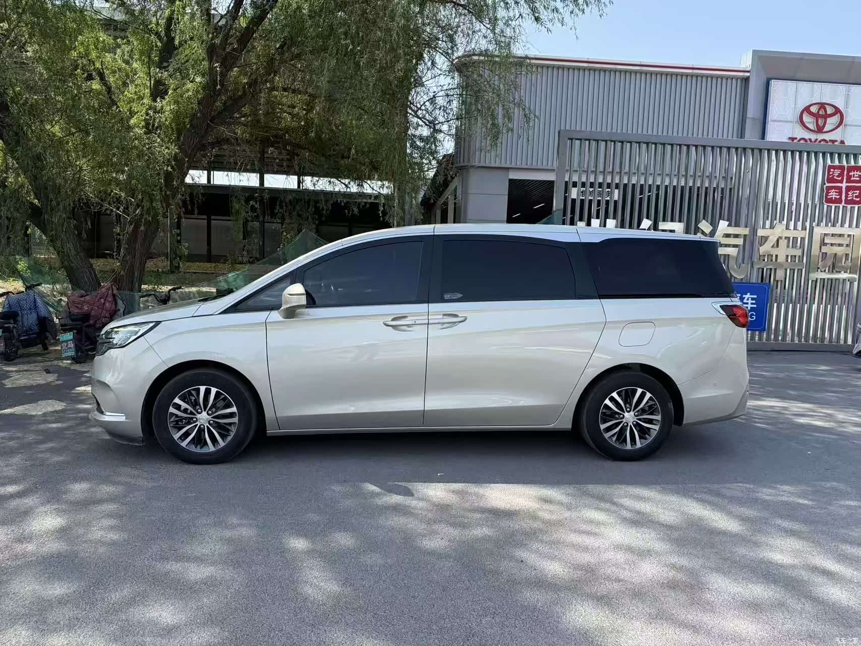 Buick GL8, 2020 все фото