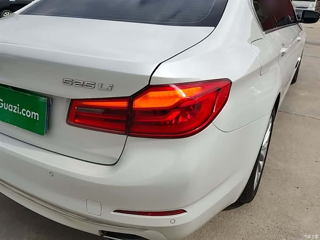 BMW 5 Series, 2018 8