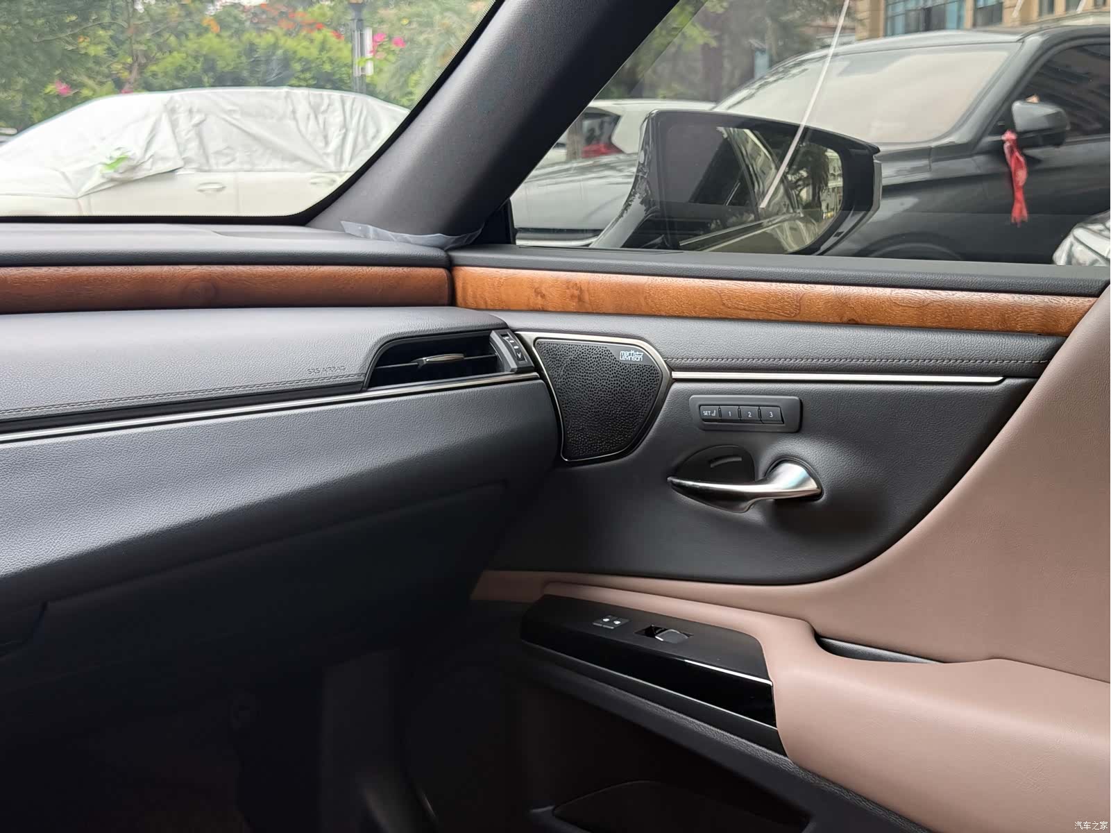 Lexus ES, 2024 12