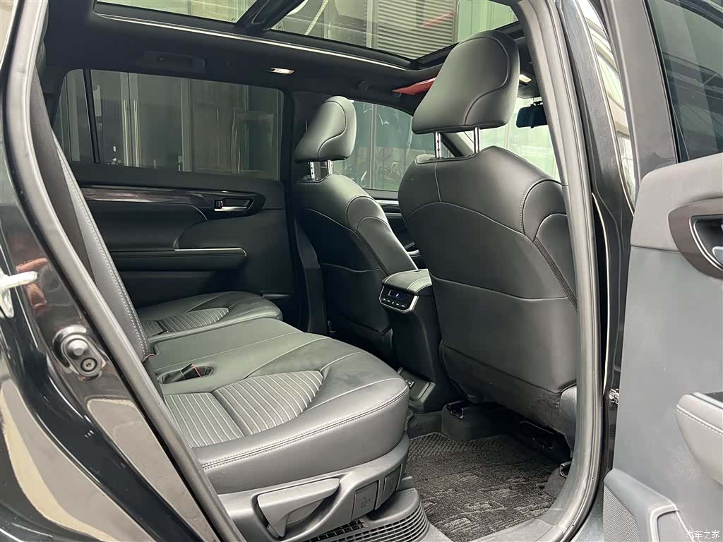Toyota Crown, 2022 11