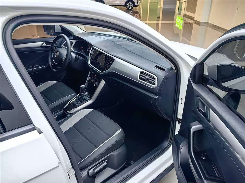 Volkswagen T-ROC exploring Songs Volkswagen T-ROC exploring Songs