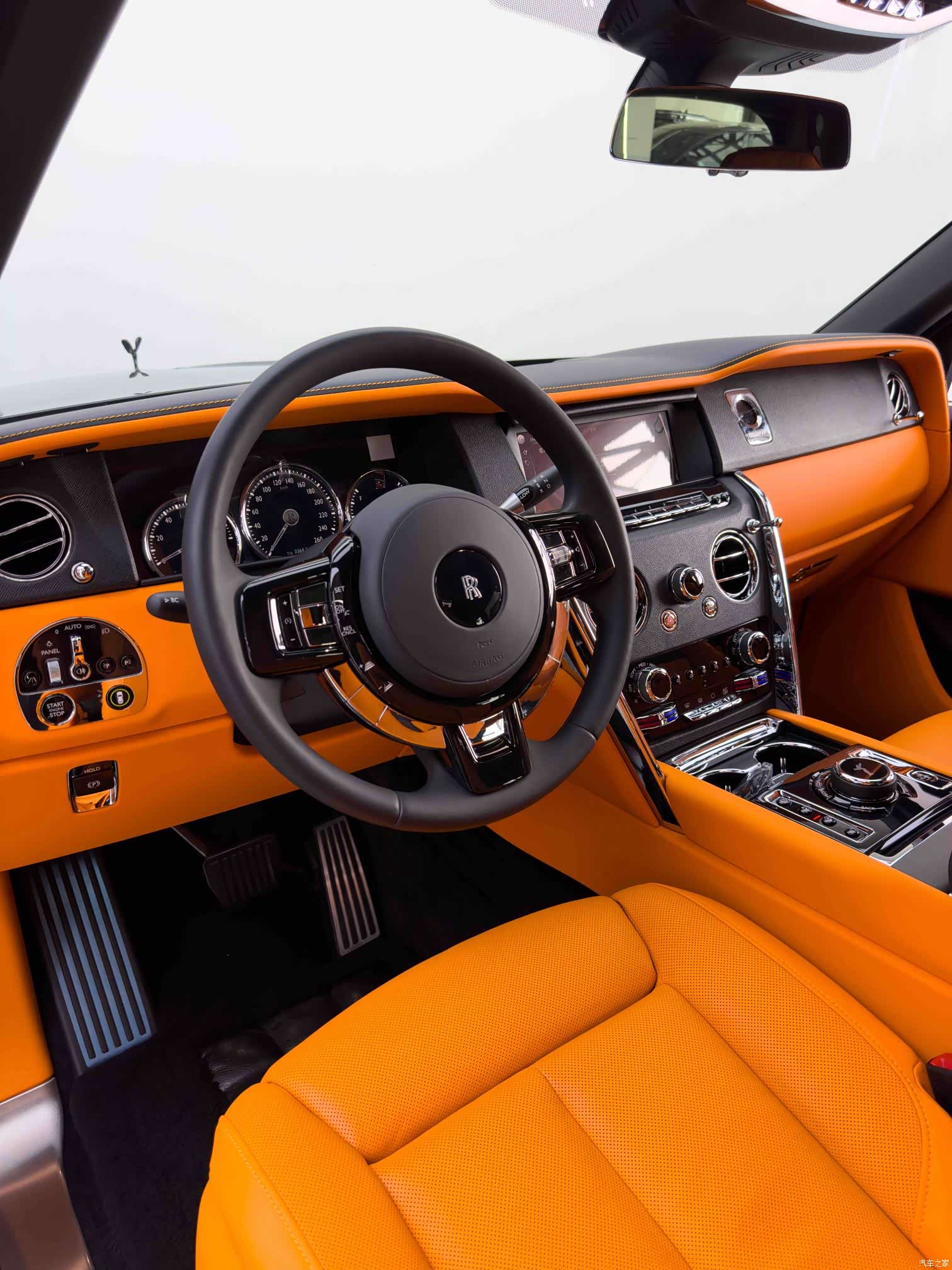 Rolls-Royce Cullinan, 2023 14