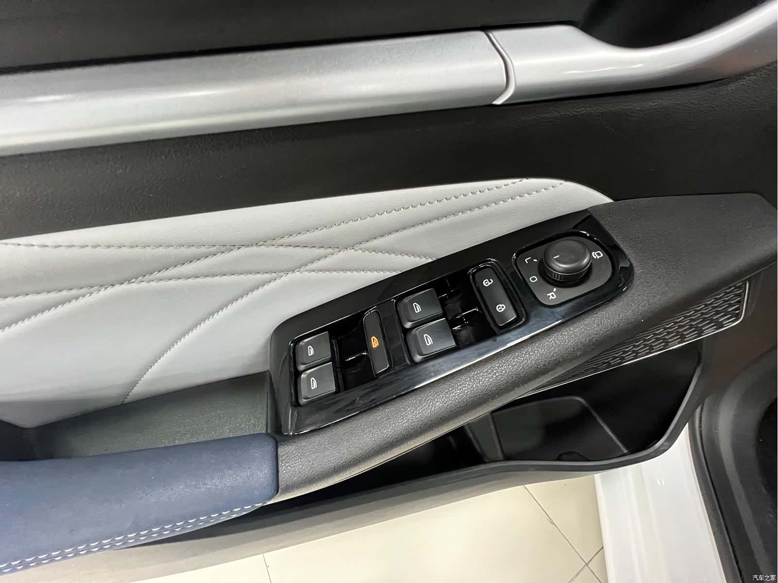 Geely Emgrand, 2022 13