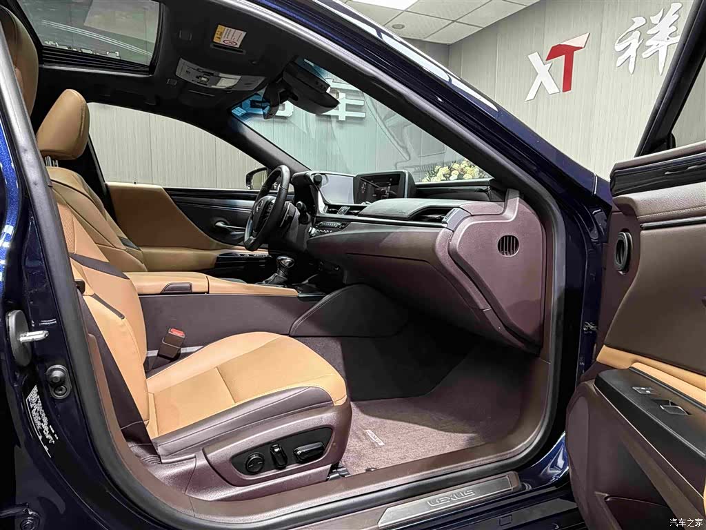 Lexus ES, 2021 10