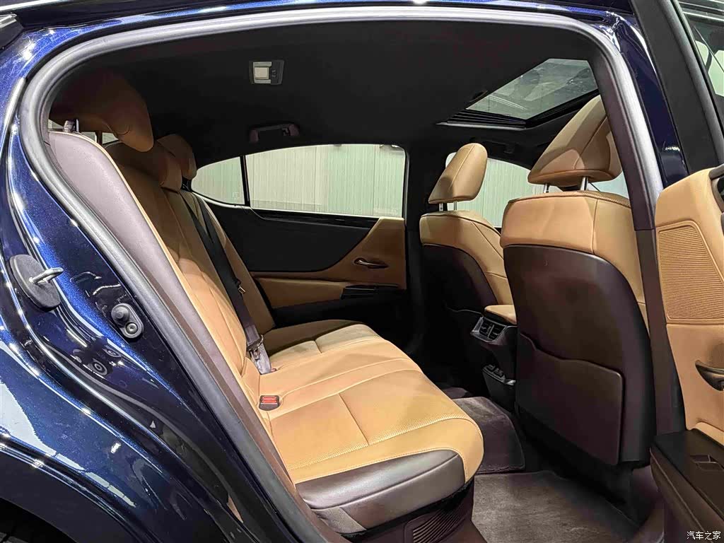 Lexus ES, 2021 9