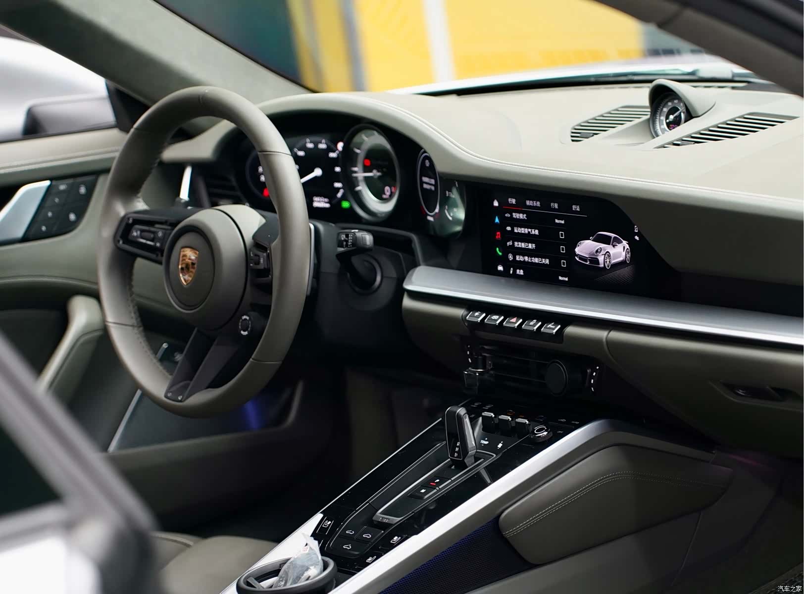 Porsche 911, 2023 10