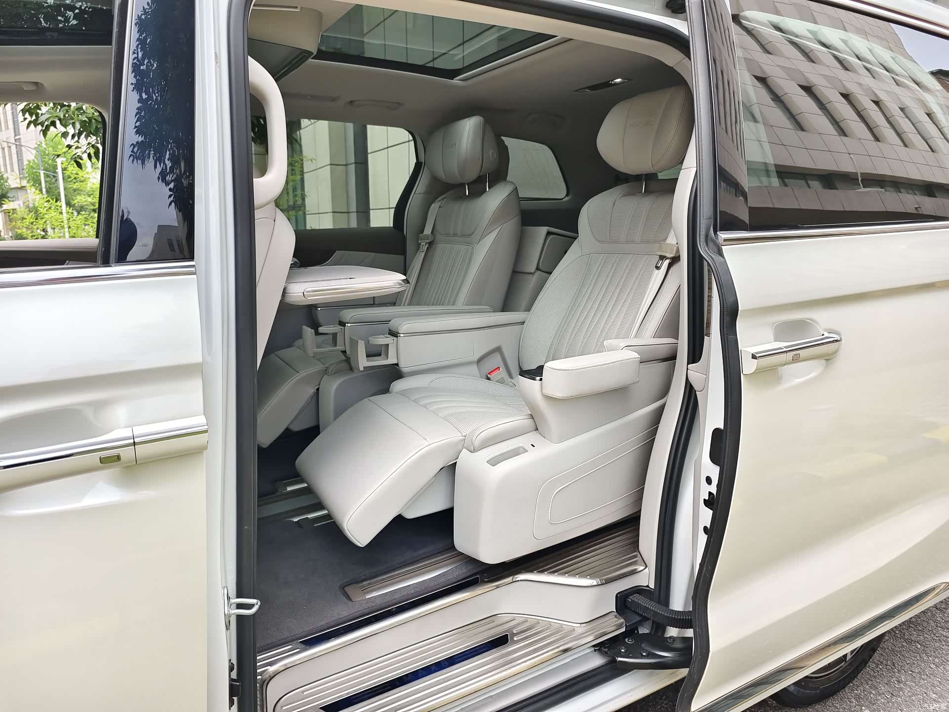 Roewe iMAX8, 2023 19