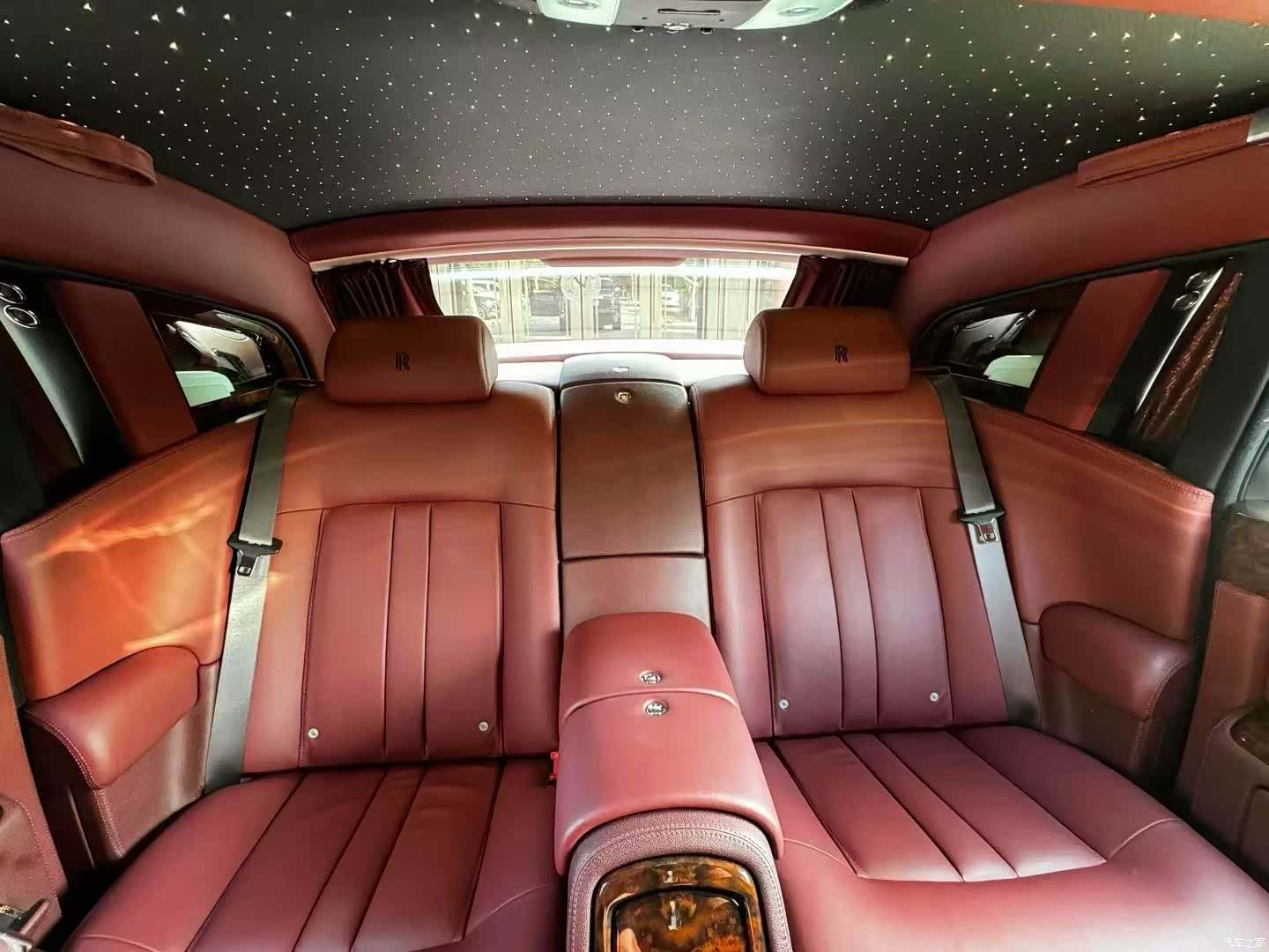 Rolls-Royce Phantom, 2015 4