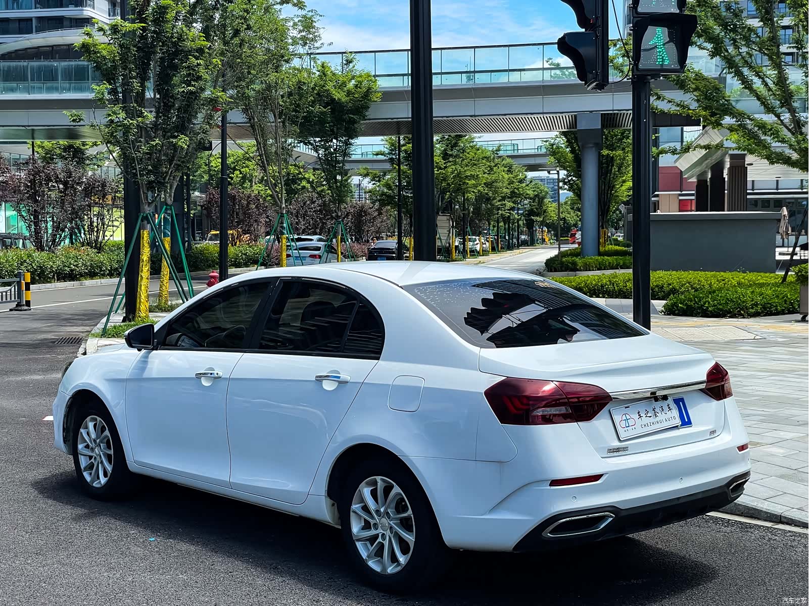 Geely Emgrand, 2022 3