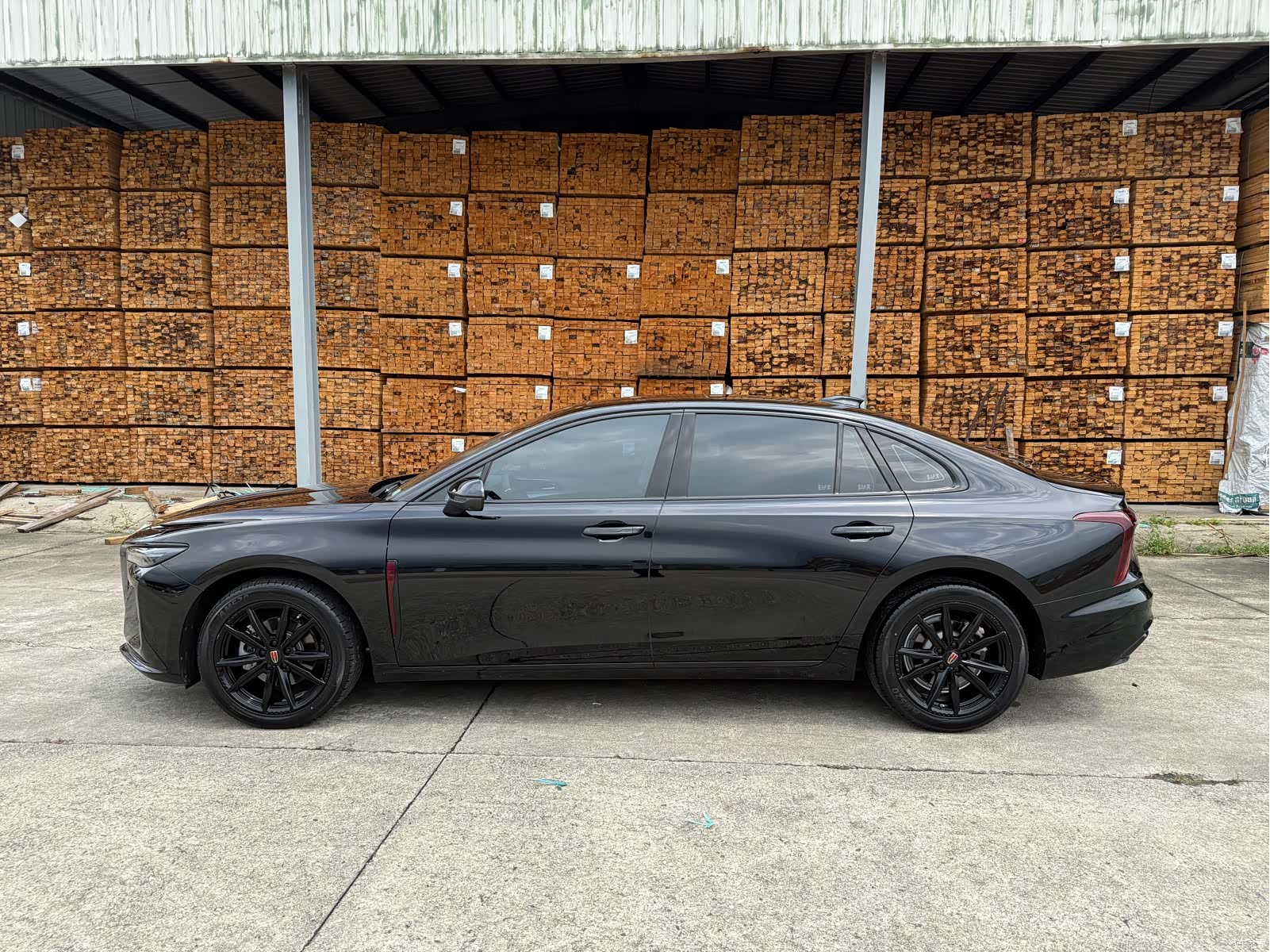 Hongqi H5, 2024 9