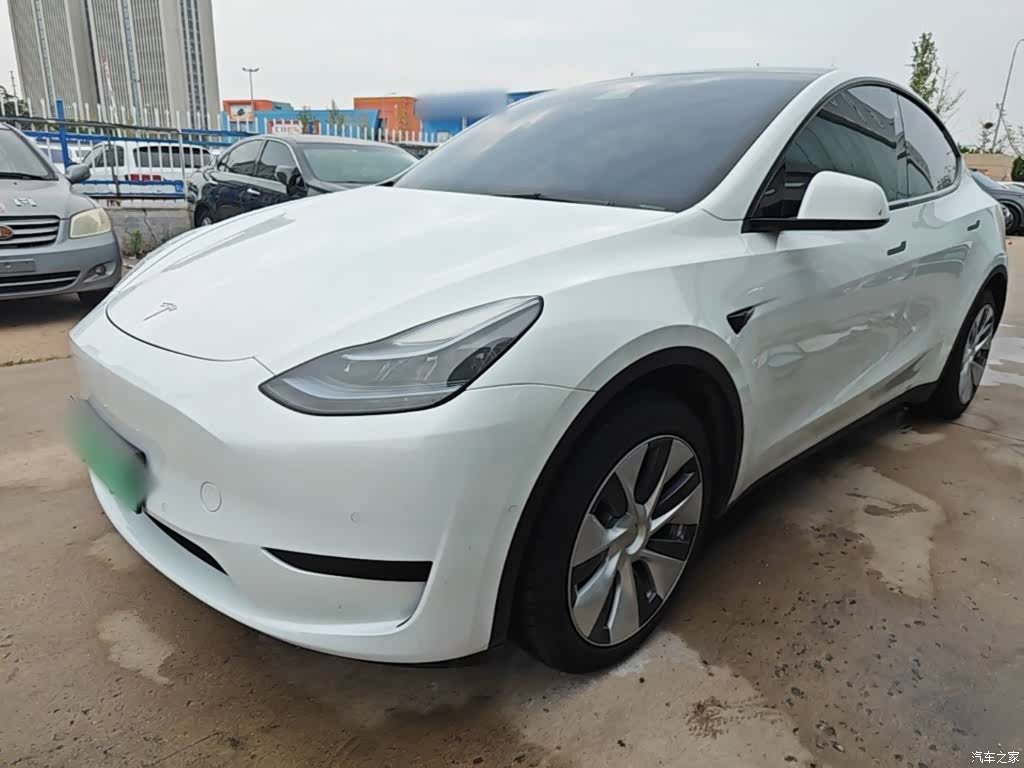 Tesla Model Y, 2023 2