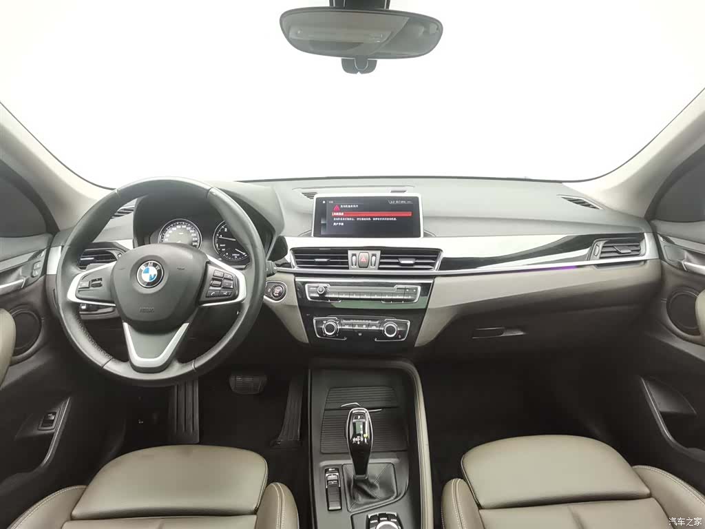 BMW X1, 2019 все фото