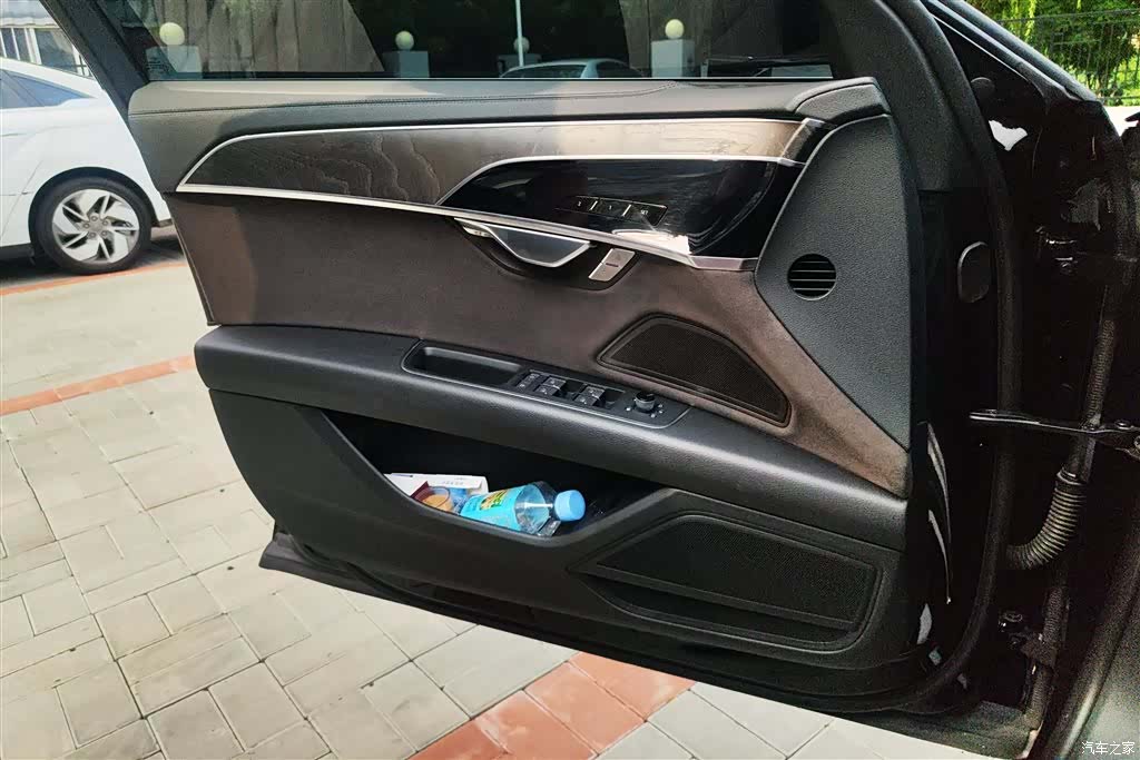 Audi A8L, 2024 7