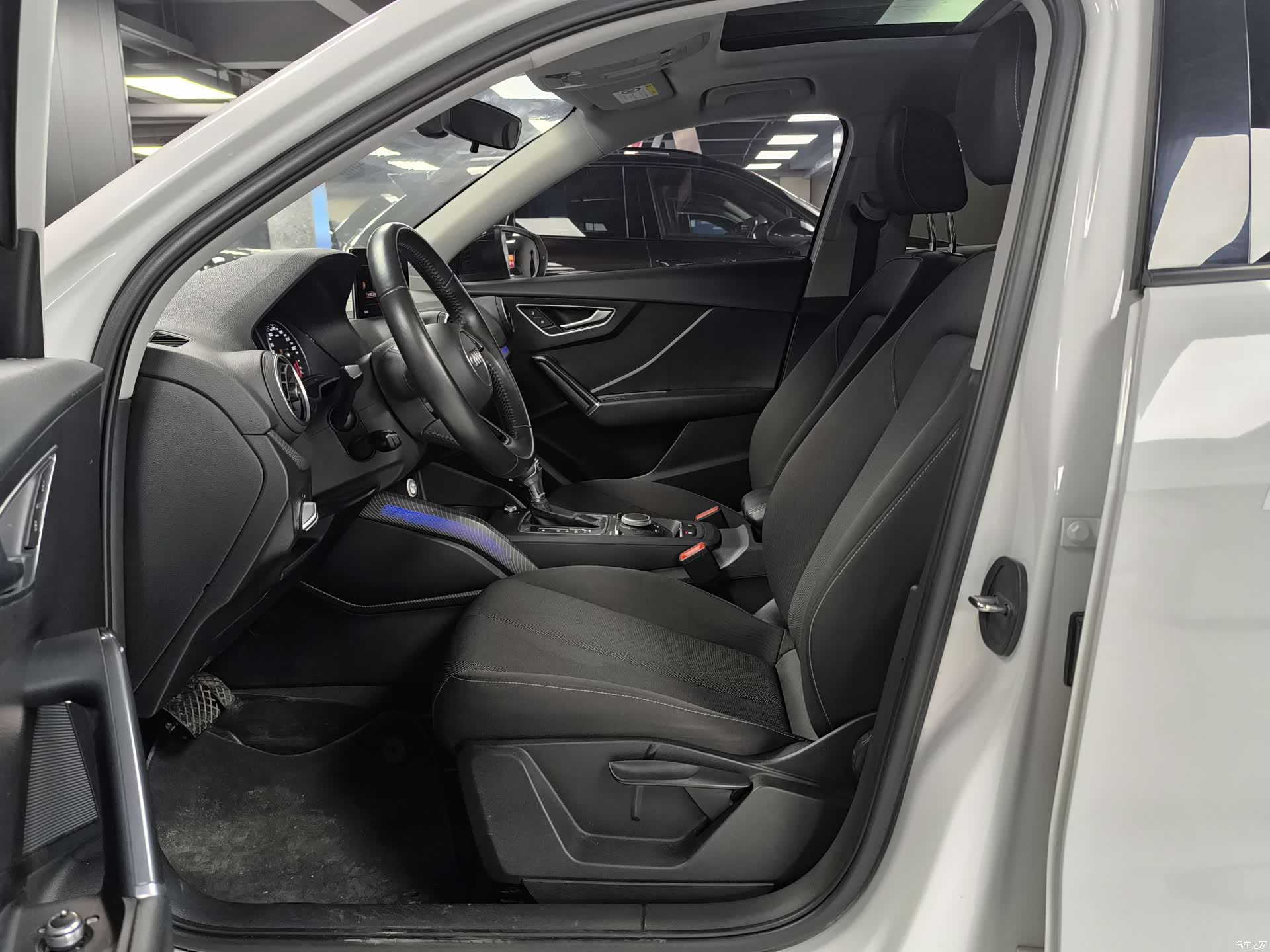 Audi Q2L, 2019 все фото