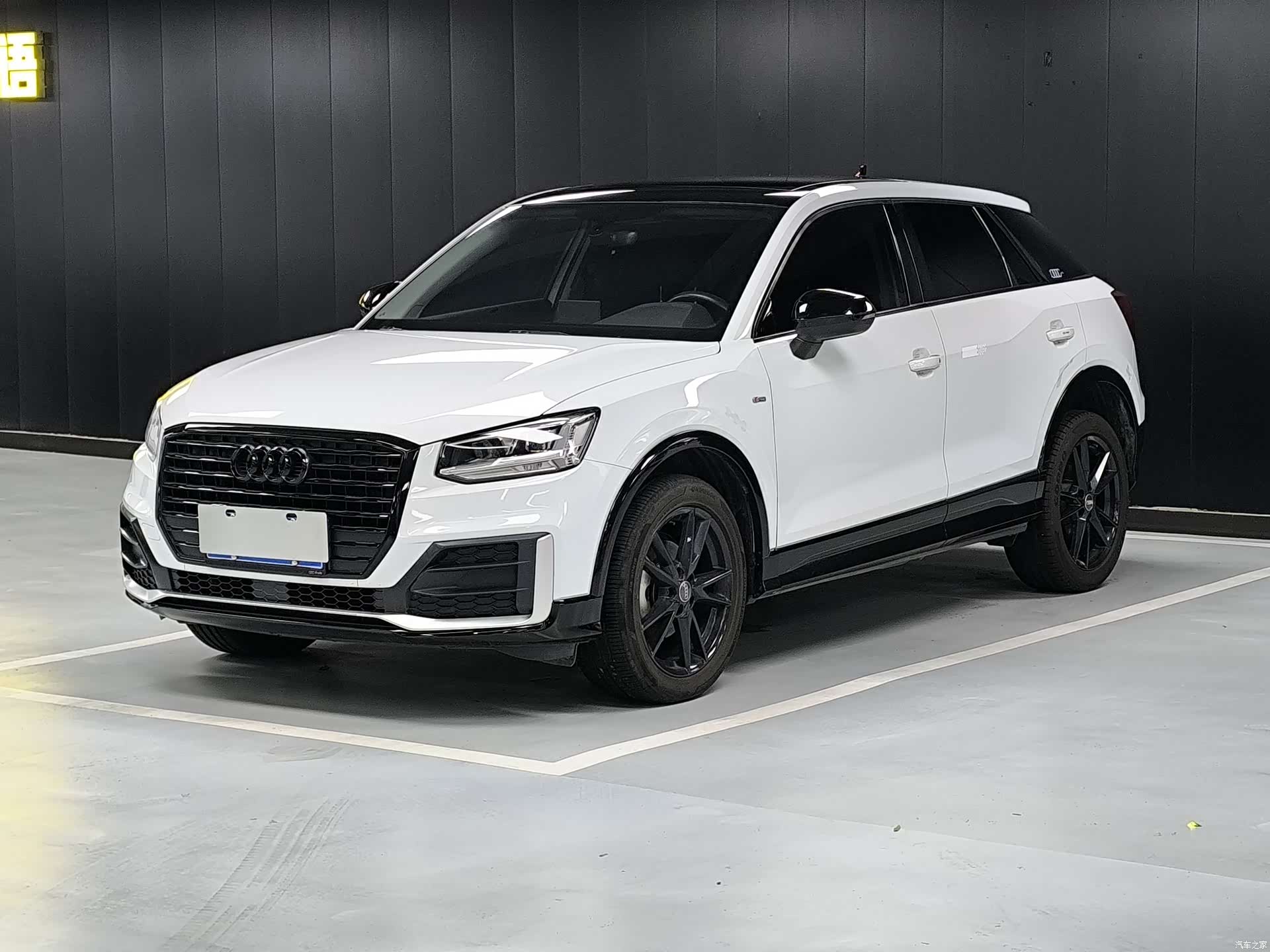 Audi Q2L, 2019 1