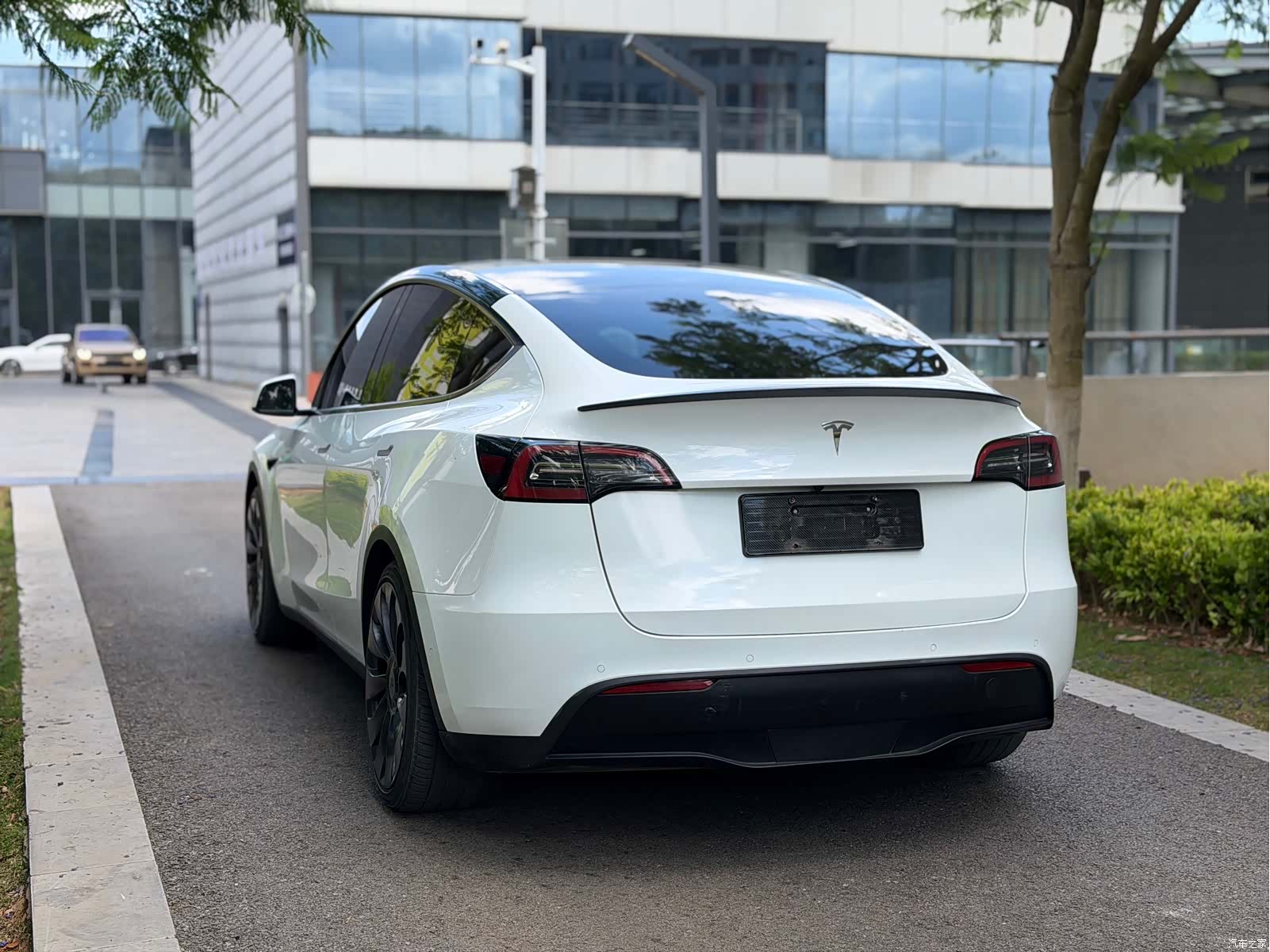 Tesla Model Y, 2022 все фото