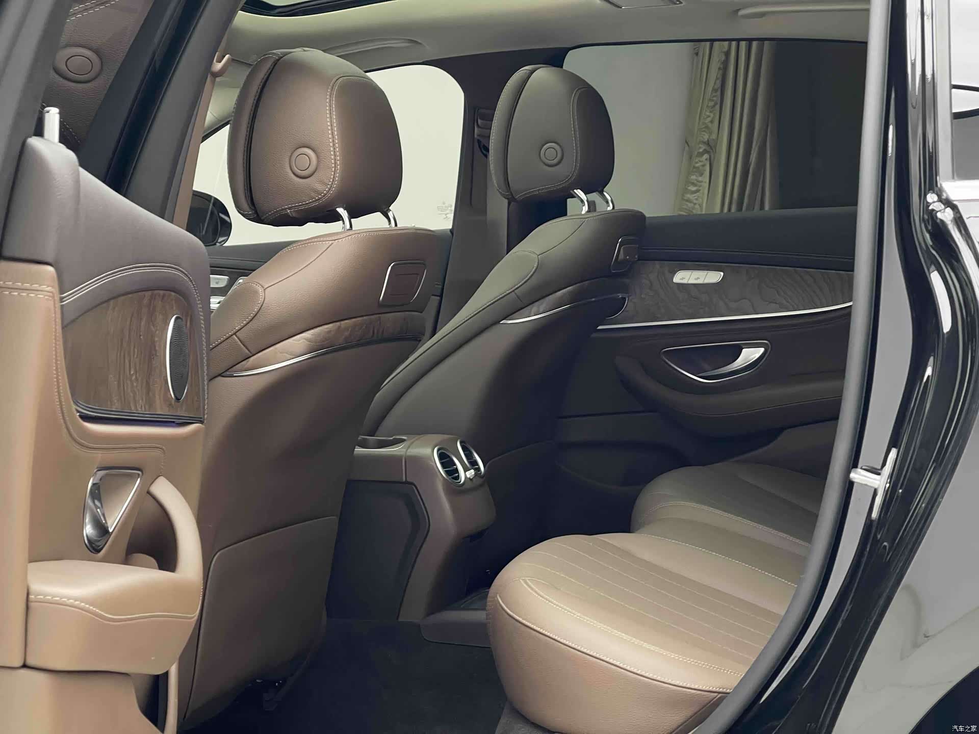 Mercedes-Benz E-Class, 2019 7