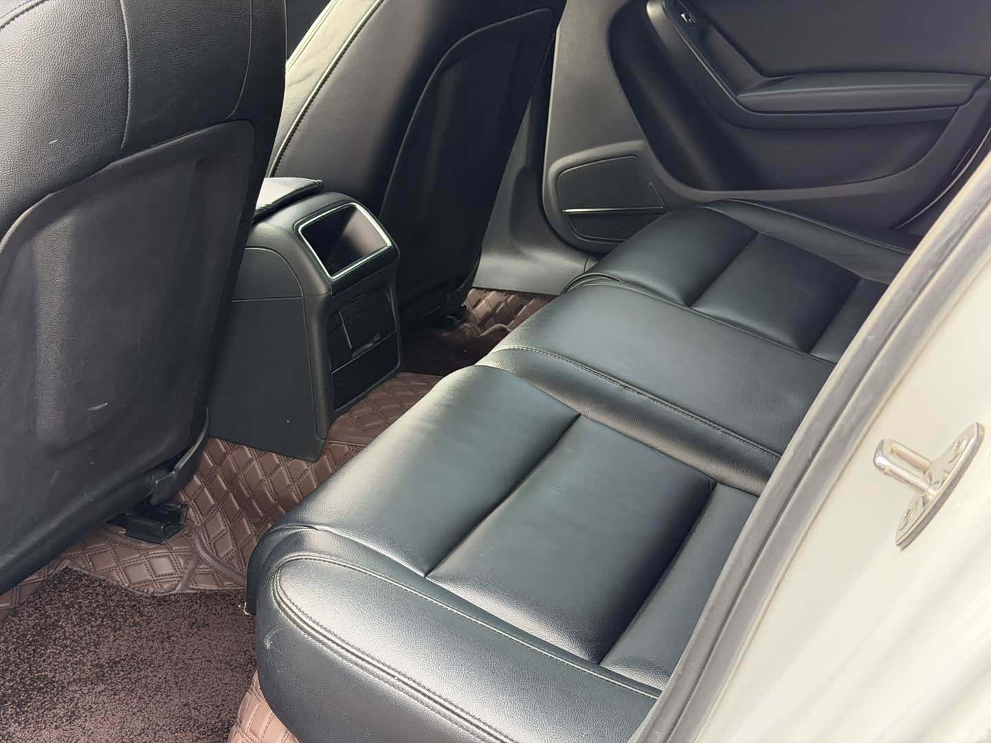 Audi A4L, 2014 11