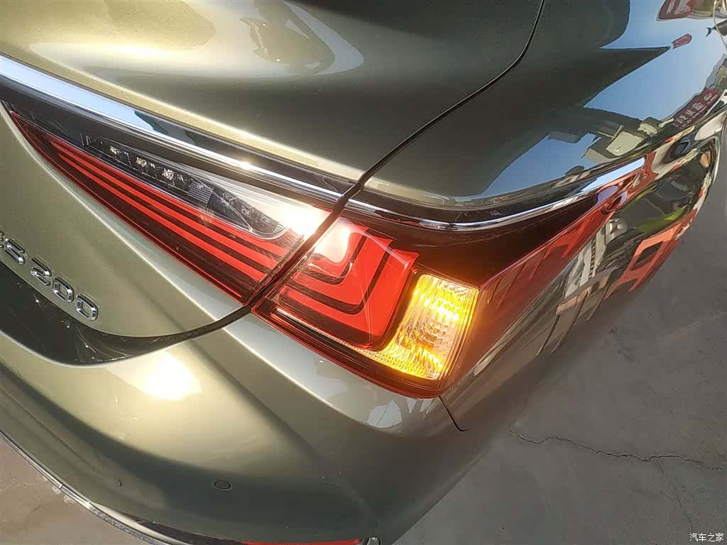 Lexus ES, 2020 10