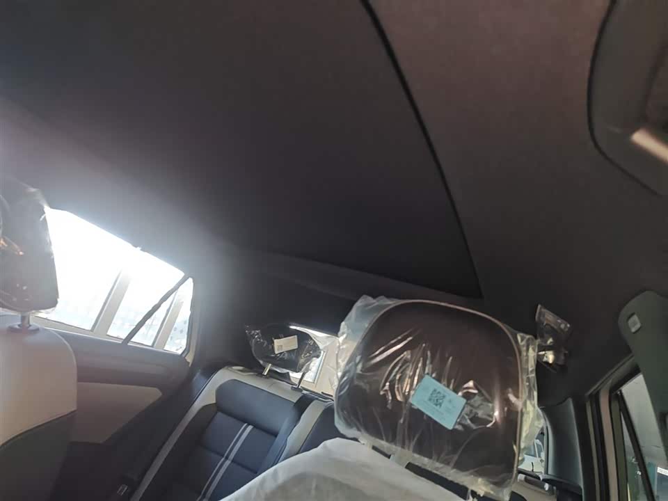 Volkswagen T-ROC exploring Songs