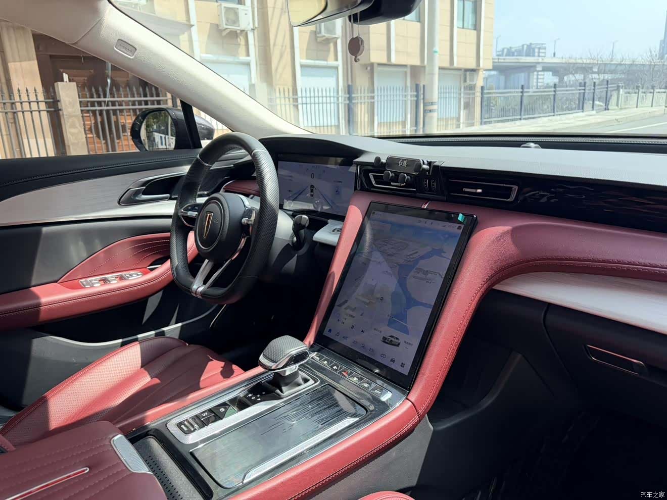 Hongqi H5, 2025 15