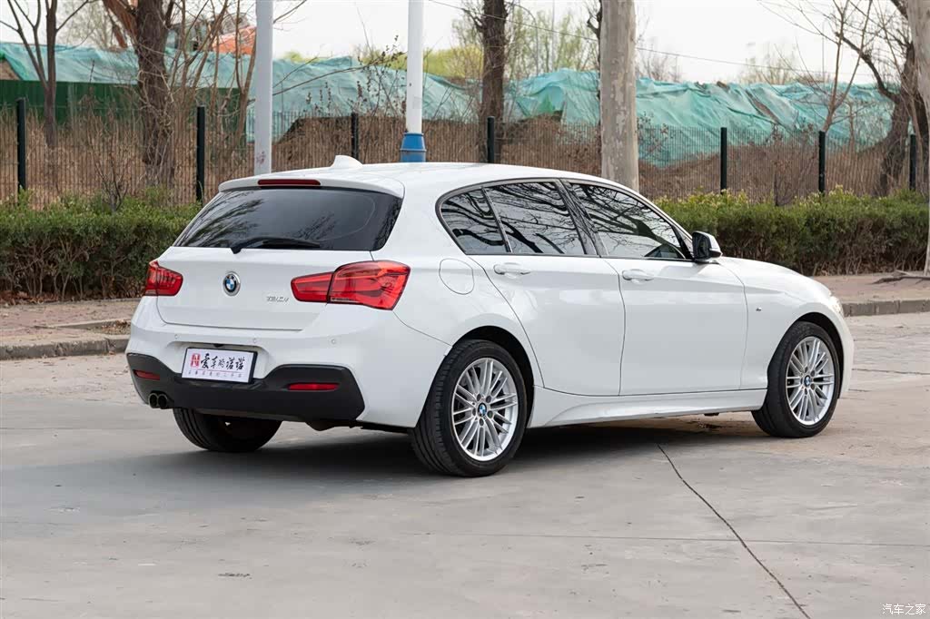 BMW 1 Series, 2018 все фото