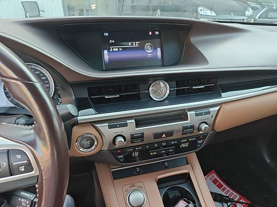 Lexus ES 2017, фото 12
