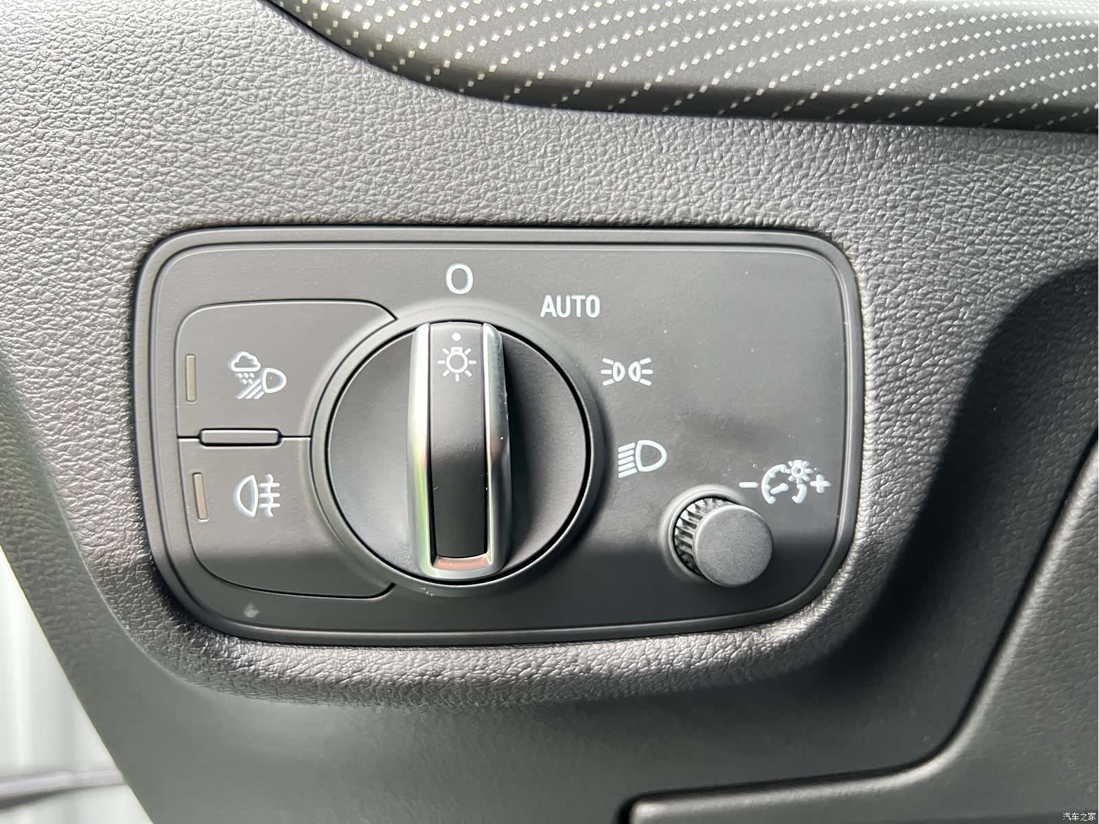 Audi Q2L, 2022 17