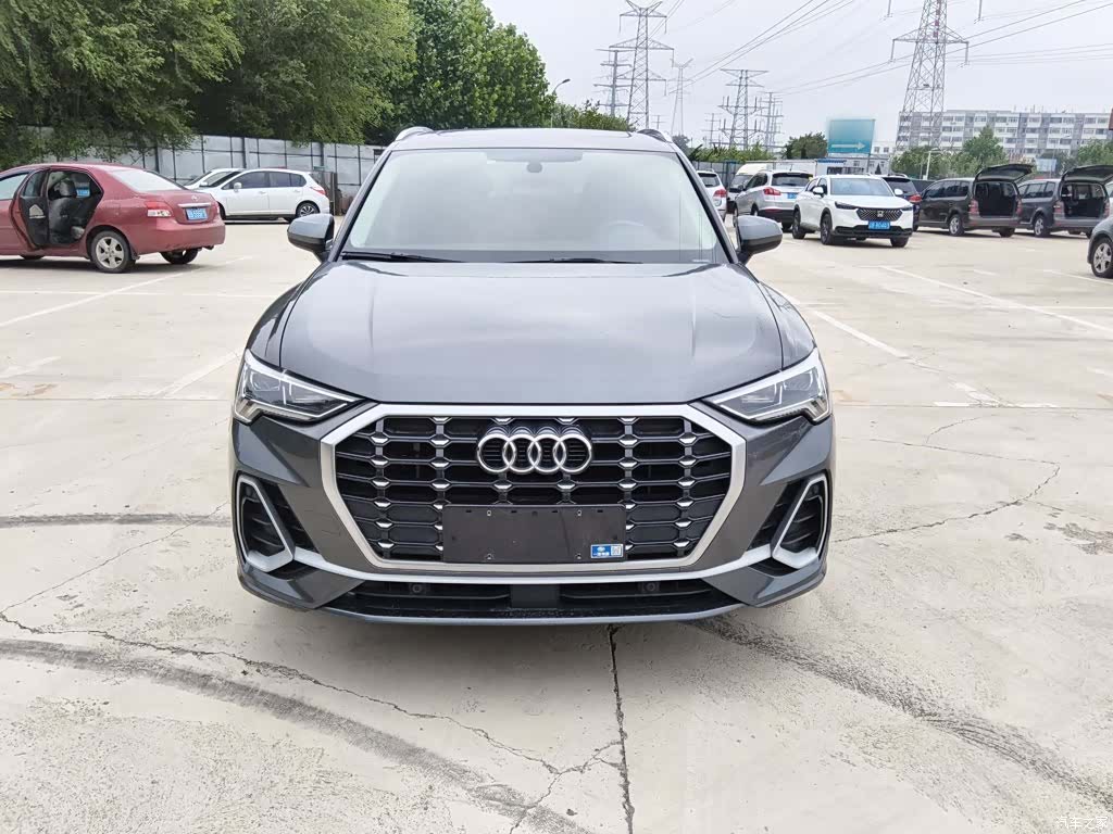 Audi Q3, 2022 10