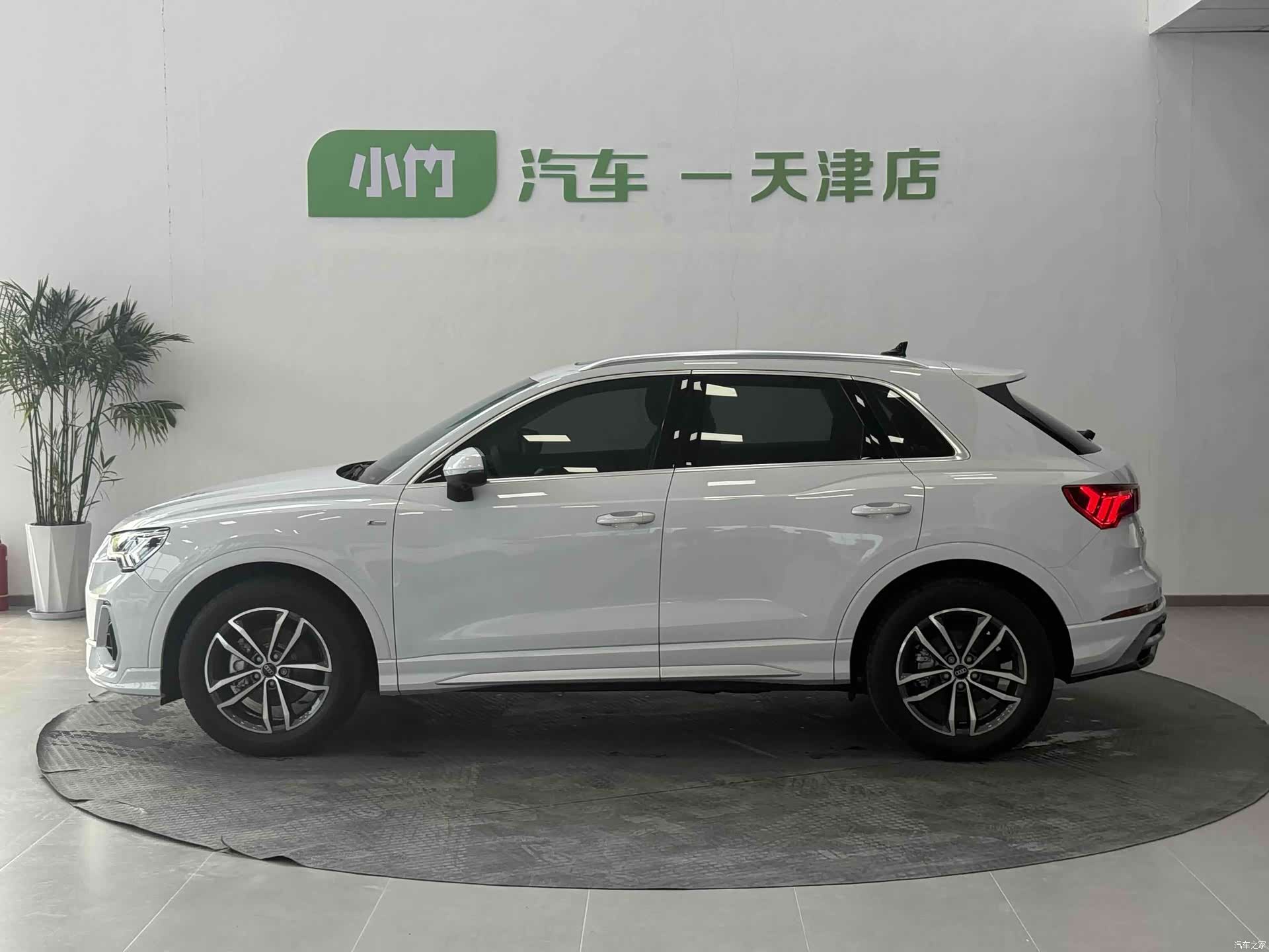 Audi Q3, 2023 3