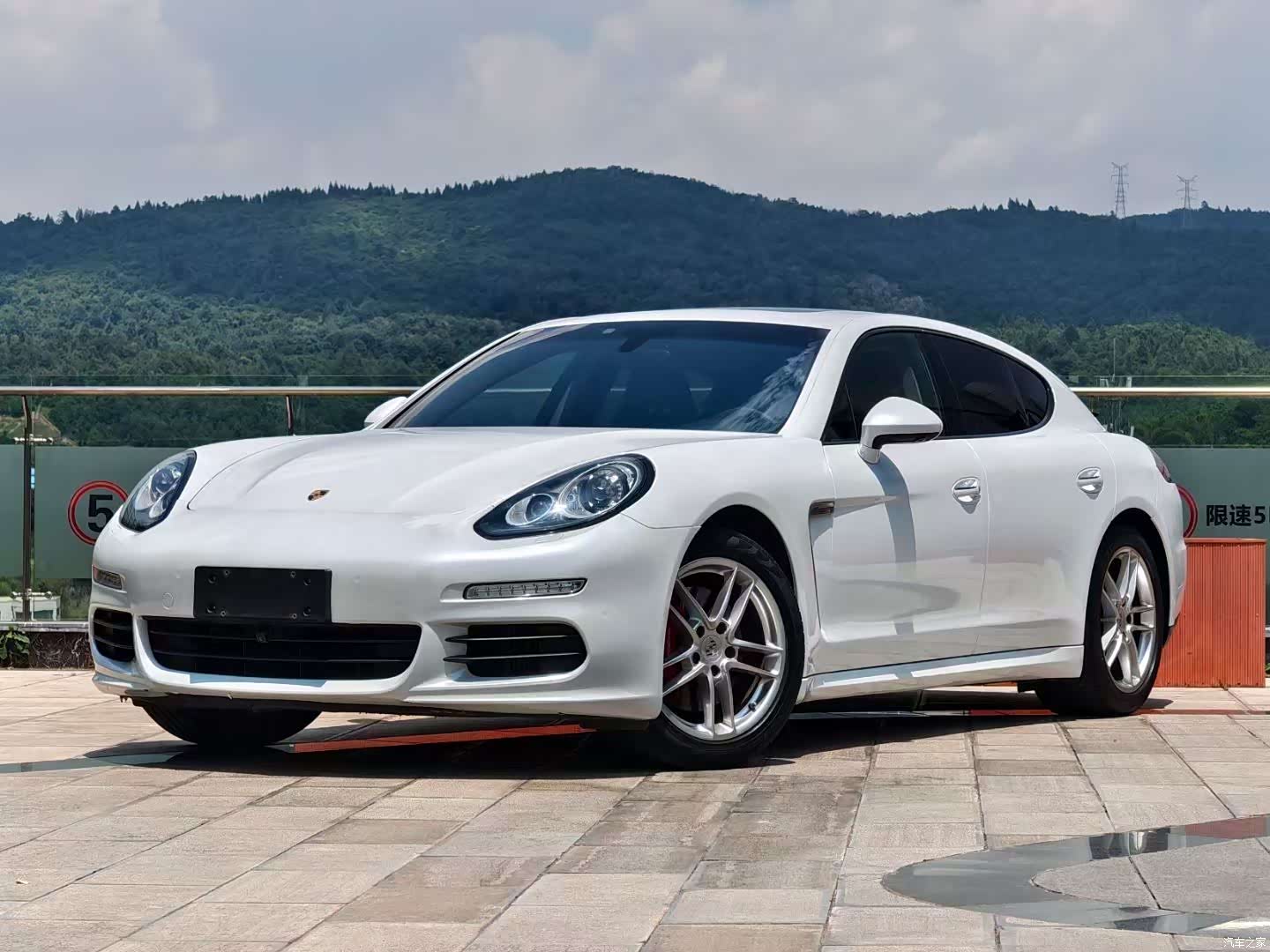 Porsche Panamera, 2014 1