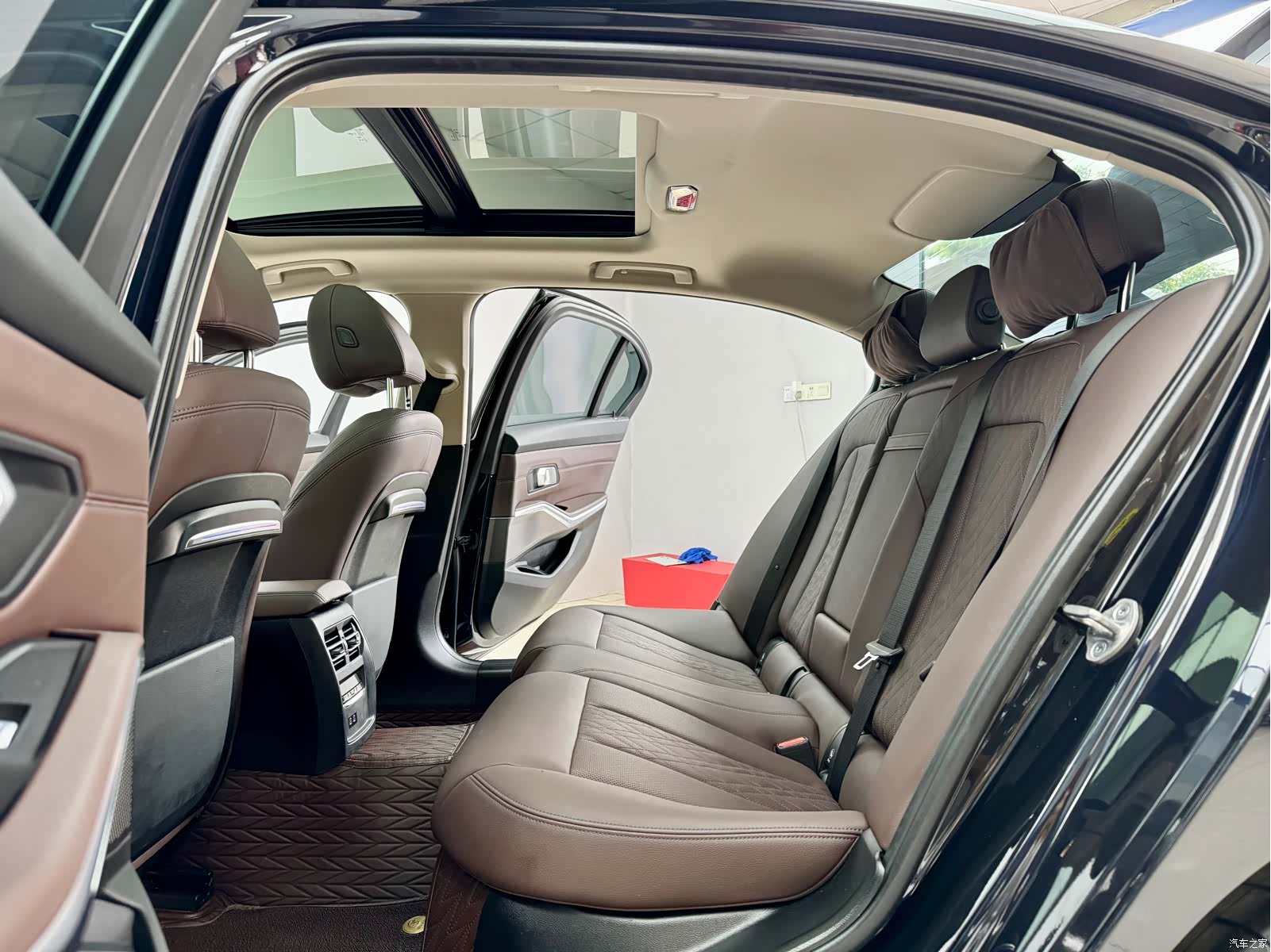 BMW 3 Series, 2022 8
