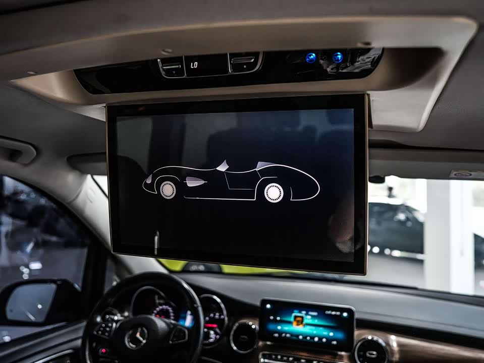 Mercedes-Benz V-class