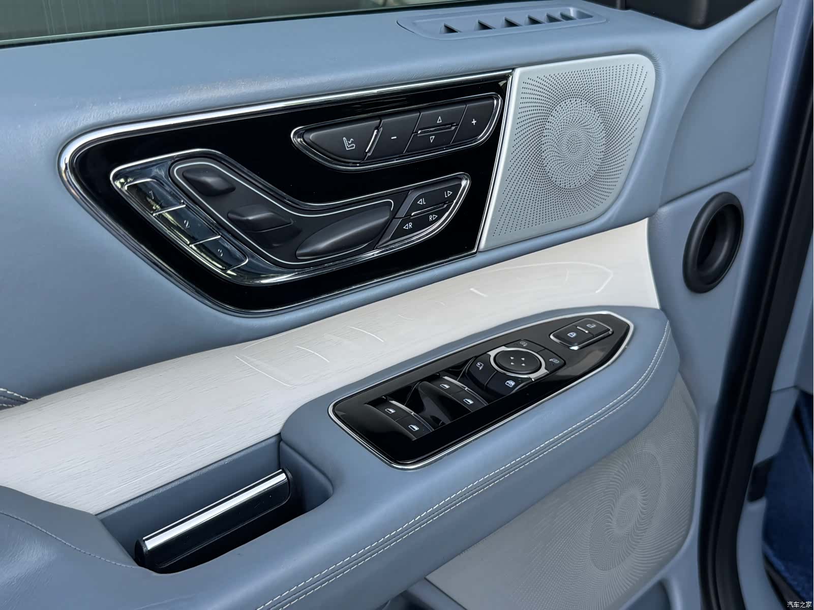 Lincoln Navigator, 2019 12