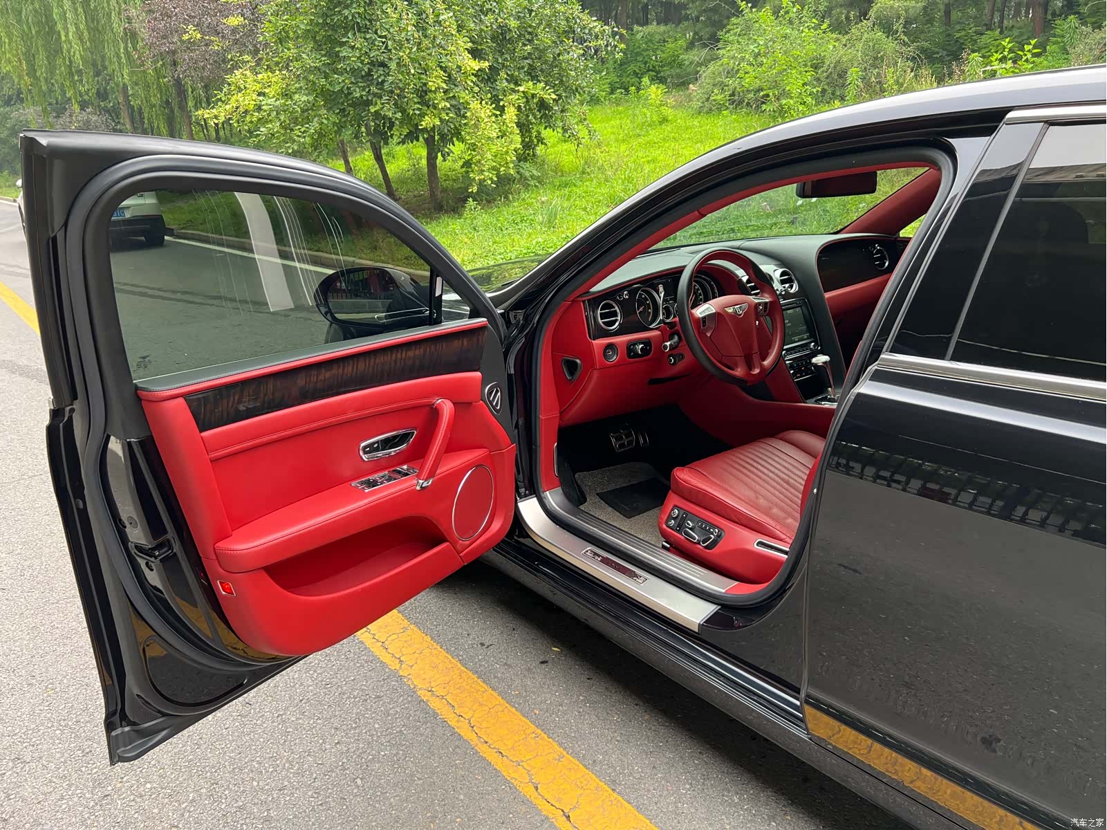 Bentley Flying Spur, 2018 8