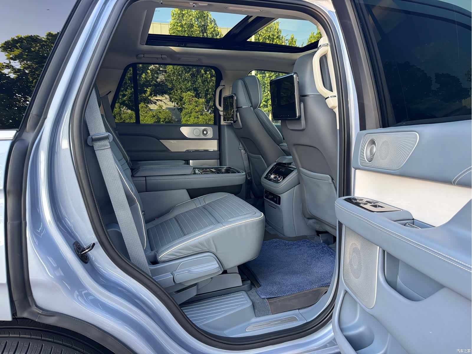 Lincoln Navigator, 2019 29