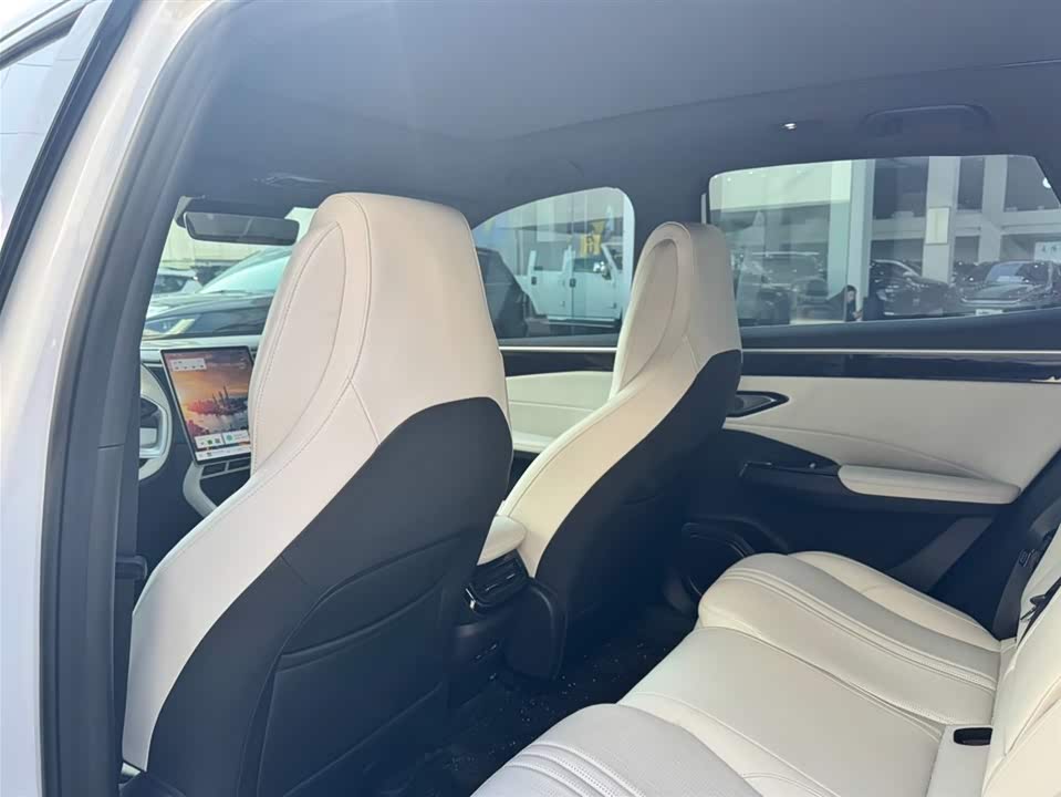 Geely Galaxy Galaxy L7