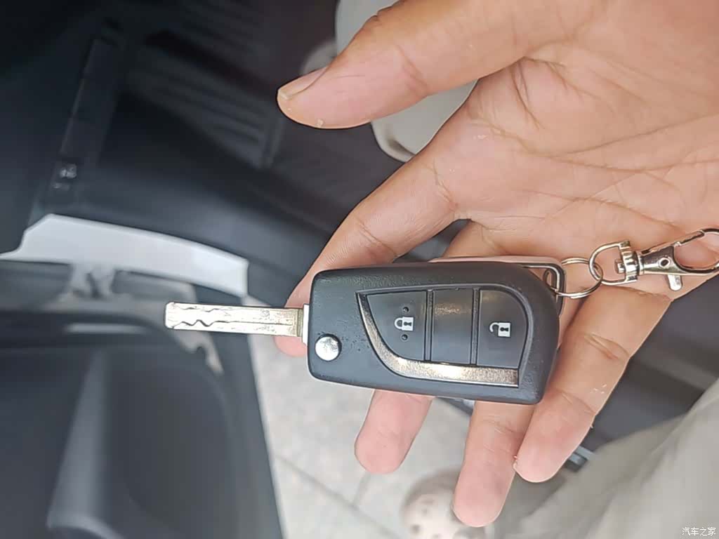 Toyota Frontlander, 2023 17