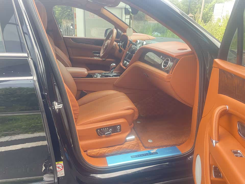 Bentley Tim Yue Bentley Tim Yue