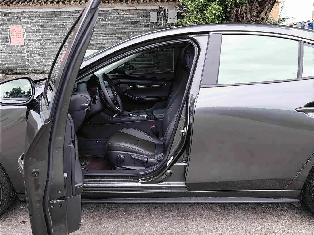 Mazda Mazda3, 2023 16