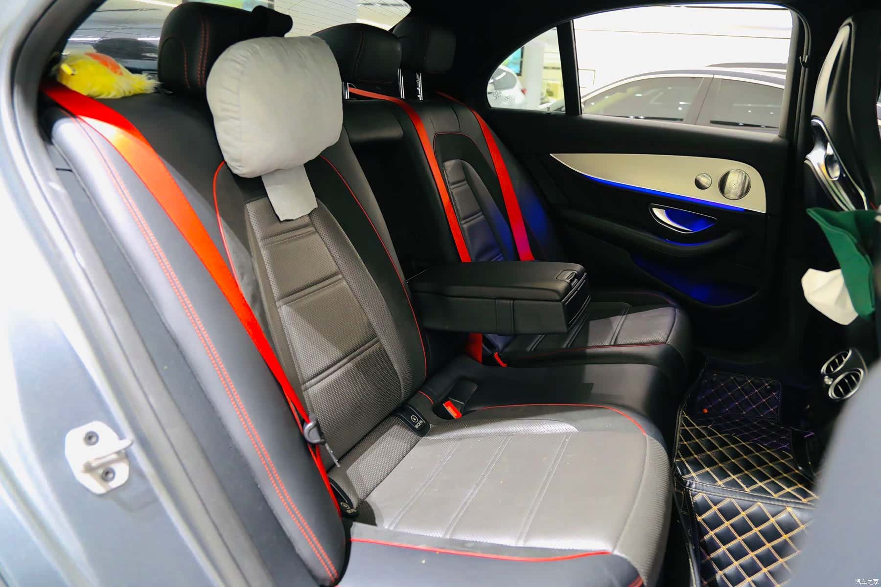 Mercedes-Benz E-Class, 2023 11